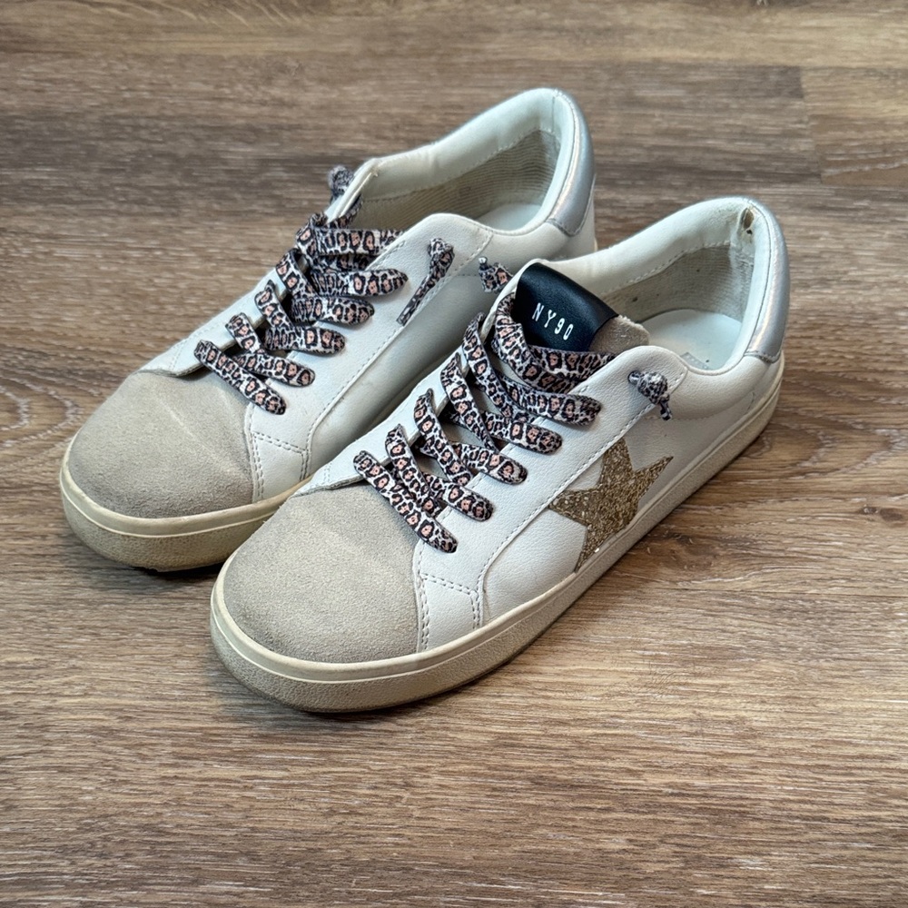 Steve Madden Cream and Gold Star Sneakers